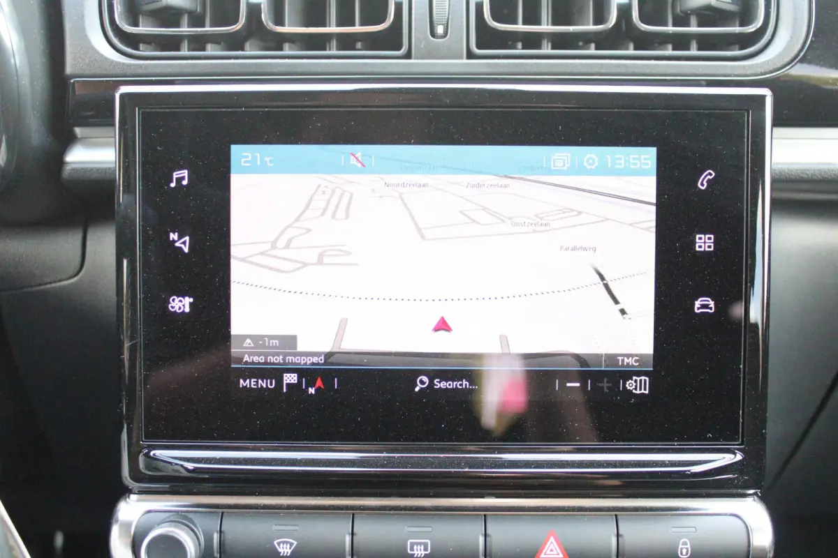 1.2 82PK MAX | NAVIGATIE | ACHTERUITRIJ CAMERA | CLIMATE CONTROL | CRUISE CONTROL | APPLE CARPLAY/ANDROID AUTO | LICHTMETALEN VELGEN 16" | DAB+ RADIO | REGEN/LICHT SENSOR |