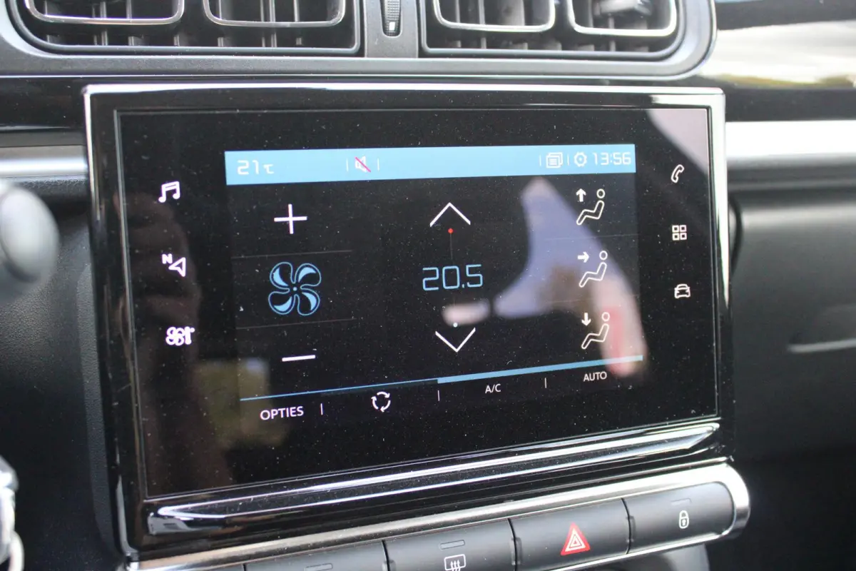 1.2 82PK MAX | NAVIGATIE | ACHTERUITRIJ CAMERA | CLIMATE CONTROL | CRUISE CONTROL | APPLE CARPLAY/ANDROID AUTO | LICHTMETALEN VELGEN 16" | DAB+ RADIO | REGEN/LICHT SENSOR |