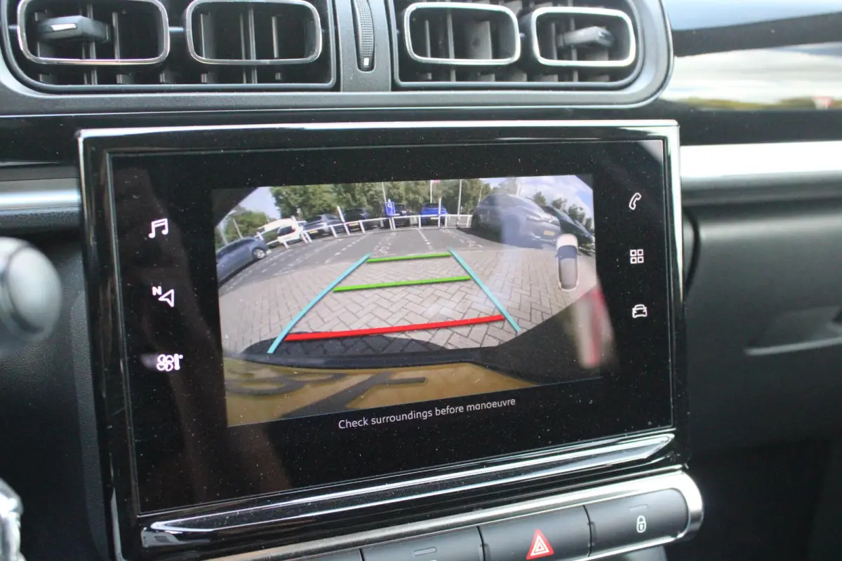 1.2 82PK MAX | NAVIGATIE | ACHTERUITRIJ CAMERA | CLIMATE CONTROL | CRUISE CONTROL | APPLE CARPLAY/ANDROID AUTO | LICHTMETALEN VELGEN 16" | DAB+ RADIO | REGEN/LICHT SENSOR |