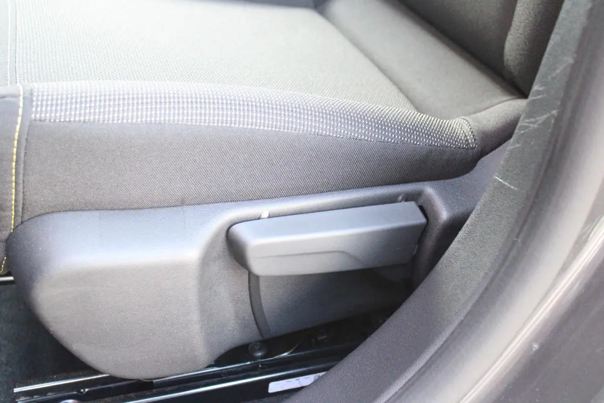 1.2 82PK MAX | NAVIGATIE | ACHTERUITRIJ CAMERA | CLIMATE CONTROL | CRUISE CONTROL | APPLE CARPLAY/ANDROID AUTO | LICHTMETALEN VELGEN 16" | DAB+ RADIO | REGEN/LICHT SENSOR |