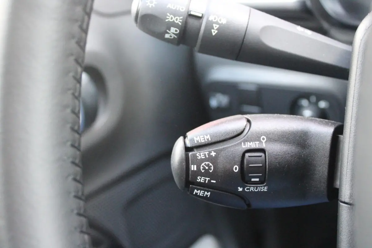 1.2 82PK MAX | NAVIGATIE | ACHTERUITRIJ CAMERA | CLIMATE CONTROL | CRUISE CONTROL | APPLE CARPLAY/ANDROID AUTO | LICHTMETALEN VELGEN 16" | DAB+ RADIO | REGEN/LICHT SENSOR |