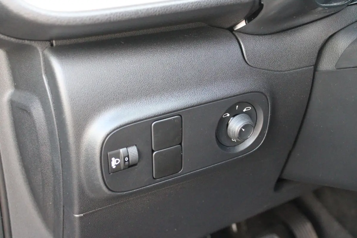 1.2 82PK MAX | NAVIGATIE | ACHTERUITRIJ CAMERA | CLIMATE CONTROL | CRUISE CONTROL | APPLE CARPLAY/ANDROID AUTO | LICHTMETALEN VELGEN 16" | DAB+ RADIO | REGEN/LICHT SENSOR |