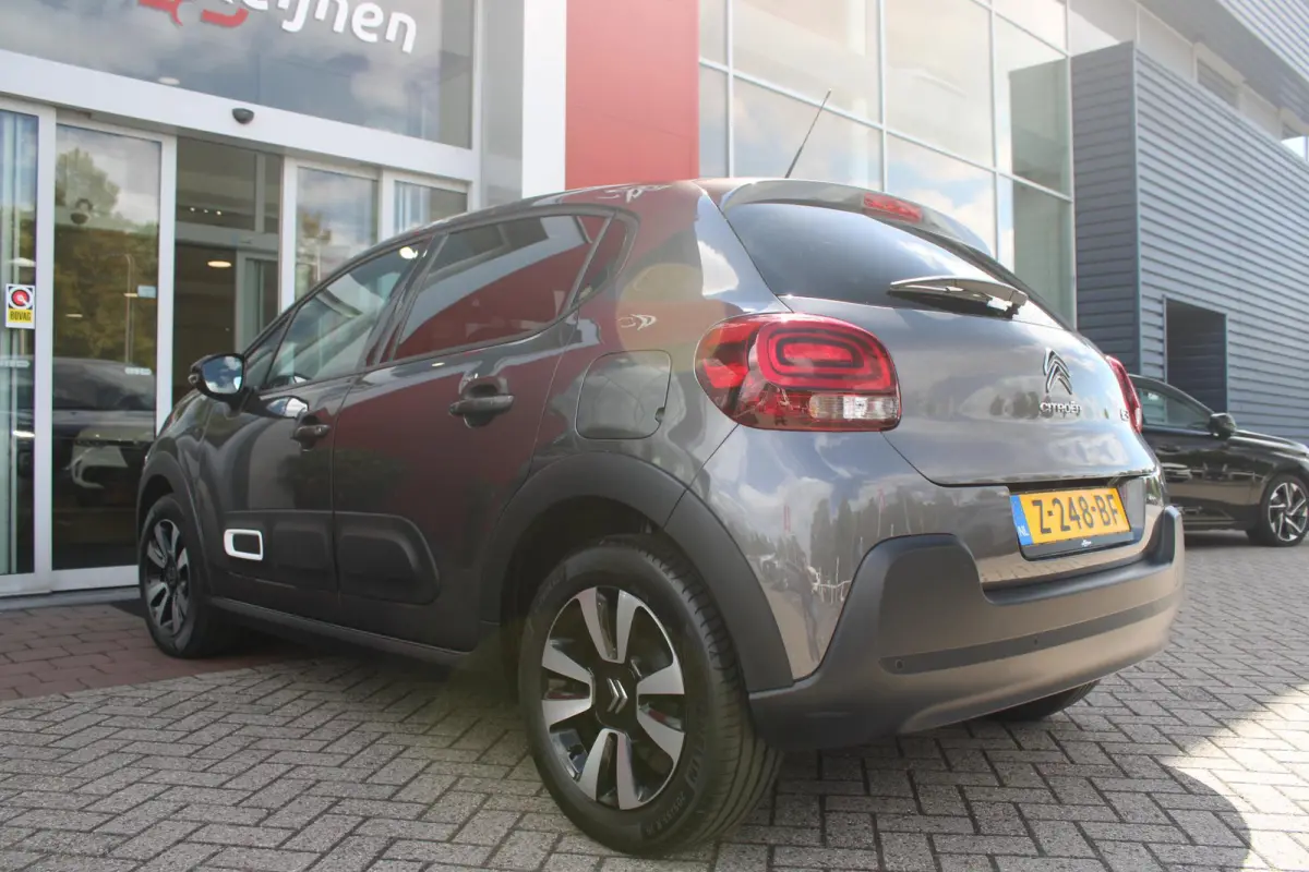 1.2 82PK MAX | NAVIGATIE | ACHTERUITRIJ CAMERA | CLIMATE CONTROL | CRUISE CONTROL | APPLE CARPLAY/ANDROID AUTO | LICHTMETALEN VELGEN 16" | DAB+ RADIO | REGEN/LICHT SENSOR |