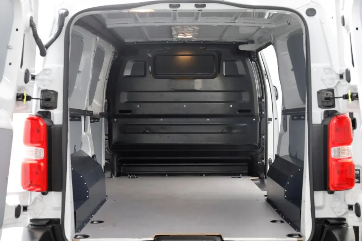 2.0 Diesel 145pk Automaat L3 Airco/Navi/Camera 09-2024