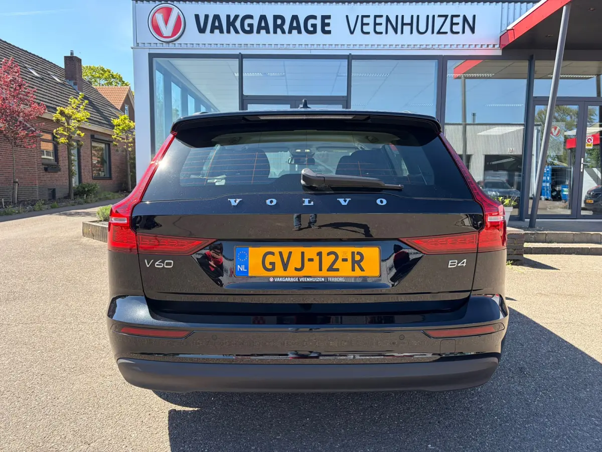 2.0 B4 Essential Edition|Rijklaar prijs|Fabrieksgarantie|Leder|Camera|Carplay|