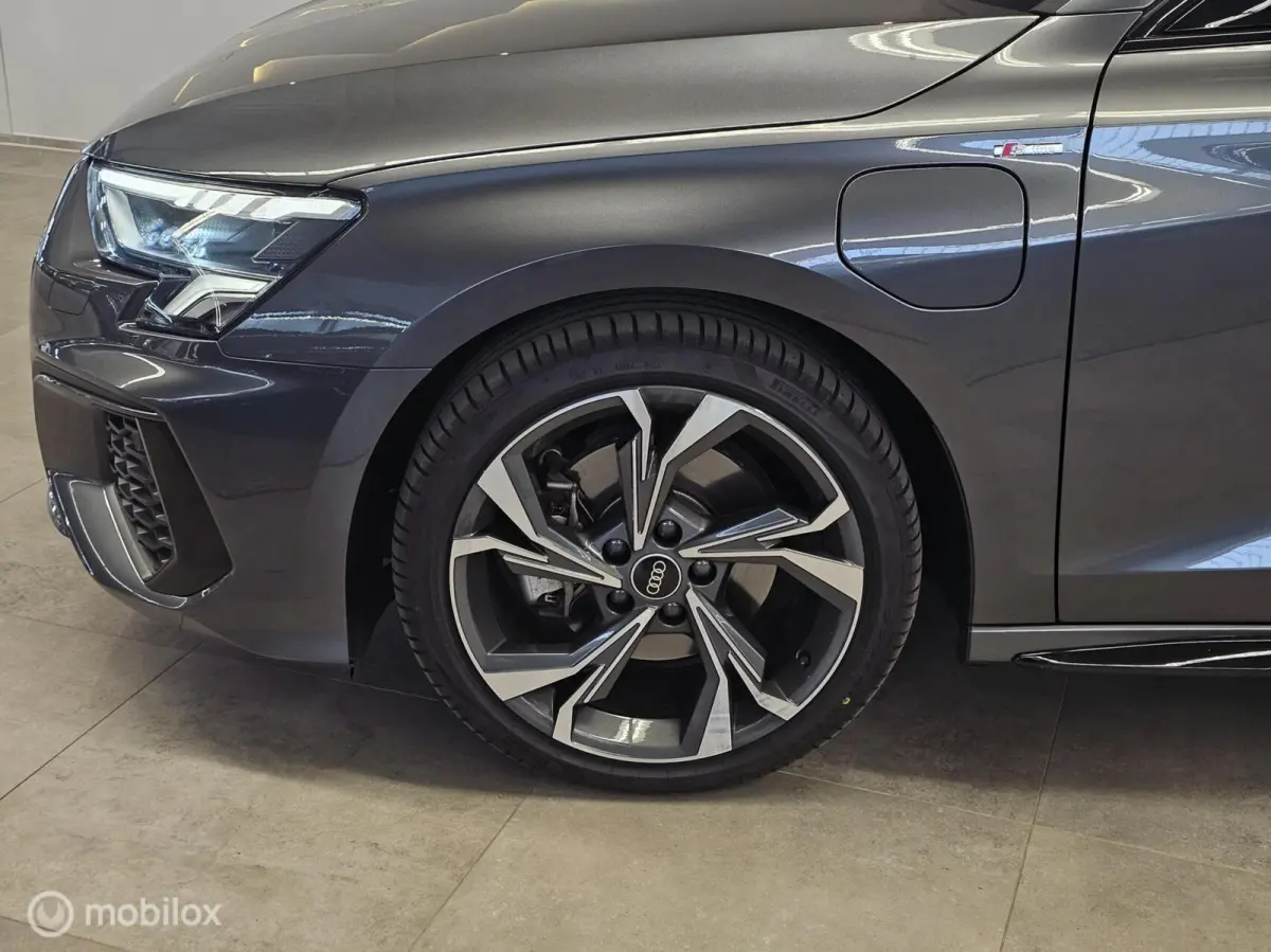 40 TFSI e 3x S-line Panorama/Keyless/Camera/ACC