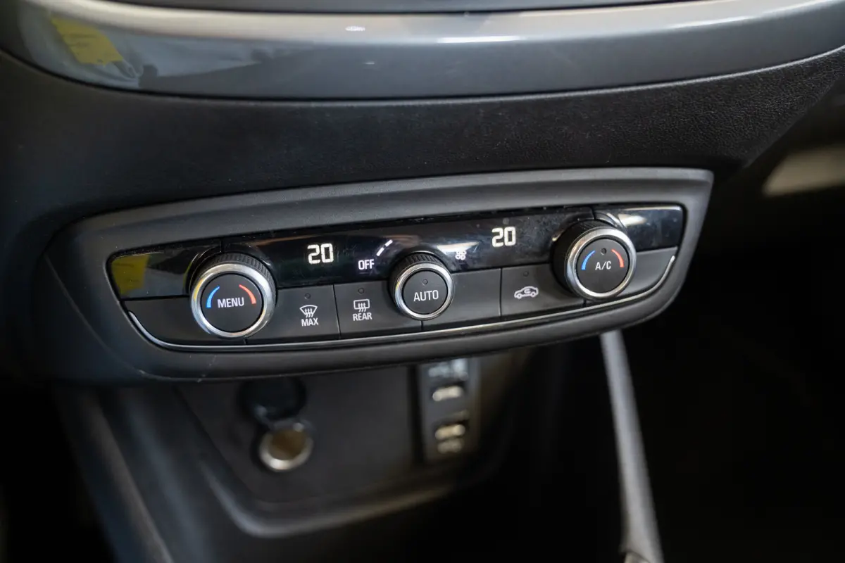1.2 Turbo Innovation | Climate Controle | Navigatie | Parkeersensoren | Apple Carplay & Android Auto | Bluetooth |