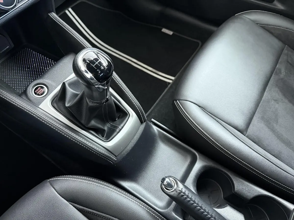 1.0 IG-T N-Sport Camera | Half leder | navigatie