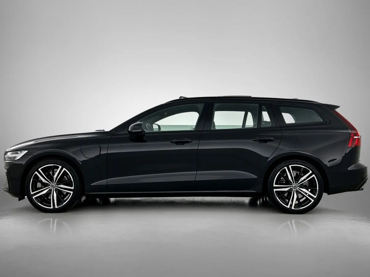 T8 Hybride AWD R-Design SOH 94% / Panoramadak / Leder / Navigatie / Adap. Cruise / Pdc.V+A / Stuur- Stoelverwarming / Apk 01-2028