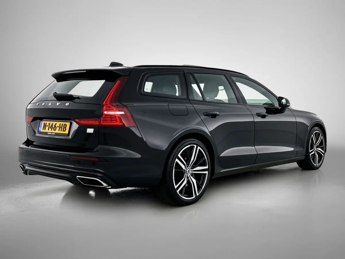 T8 Hybride AWD R-Design SOH 94% / Panoramadak / Leder / Navigatie / Adap. Cruise / Pdc.V+A / Stuur- Stoelverwarming / Apk 01-2028