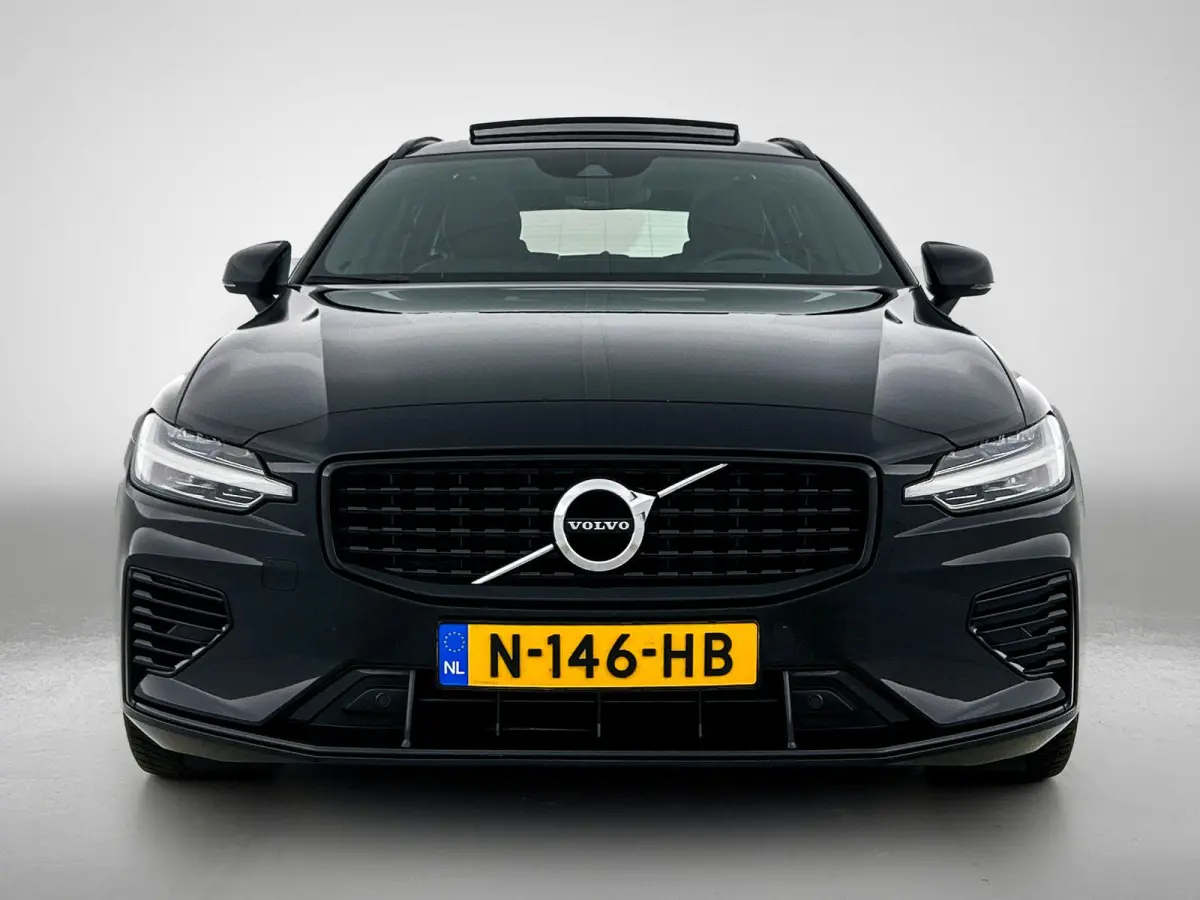 T8 Hybride AWD R-Design SOH 94% / Panoramadak / Leder / Navigatie / Adap. Cruise / Pdc.V+A / Stuur- Stoelverwarming / Apk 01-2028