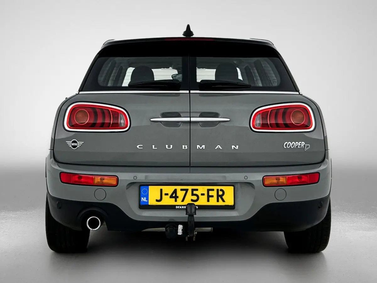Mini 2.0D 150PK Cooper Business Edition / Airco-ecc./ Stoelverwarming / Navigatie / Trekhaak / Dab / Pdc. A / Radio multimedia / Apk 04-2026
