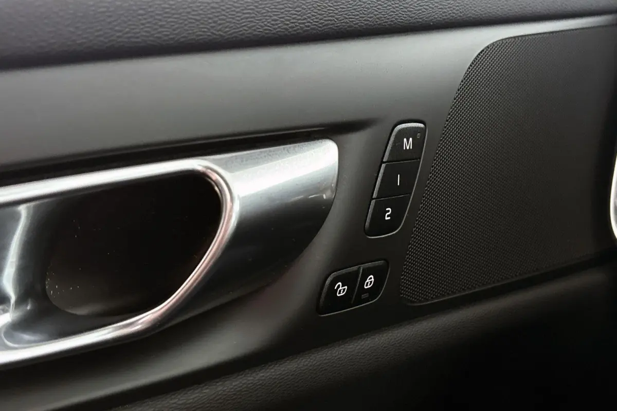 2.0 T6 Recharge AWD R-Design Panoramadak 19" Achteruitrijcamera