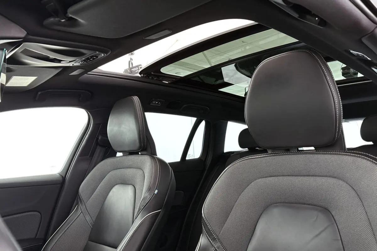 2.0 T6 Recharge AWD R-Design Panoramadak 19" Achteruitrijcamera