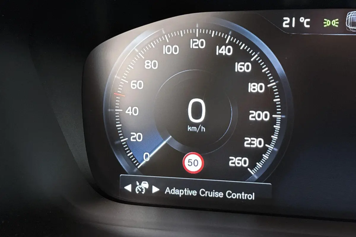 2.0 T6 Recharge AWD R-Design Panoramadak 19" Achteruitrijcamera