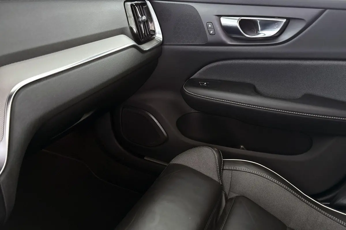 2.0 T6 Recharge AWD R-Design Panoramadak 19" Achteruitrijcamera