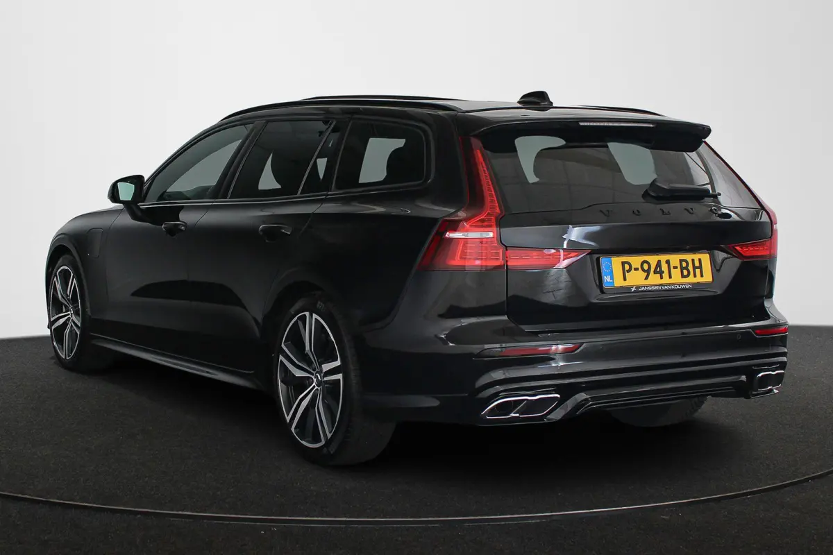 2.0 T6 Recharge AWD R-Design Panoramadak 19" Achteruitrijcamera