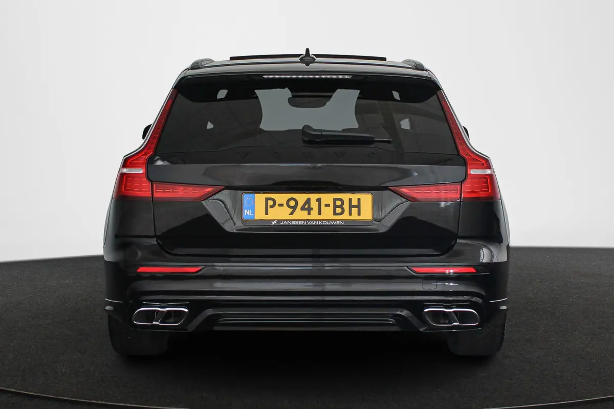 2.0 T6 Recharge AWD R-Design Panoramadak 19" Achteruitrijcamera