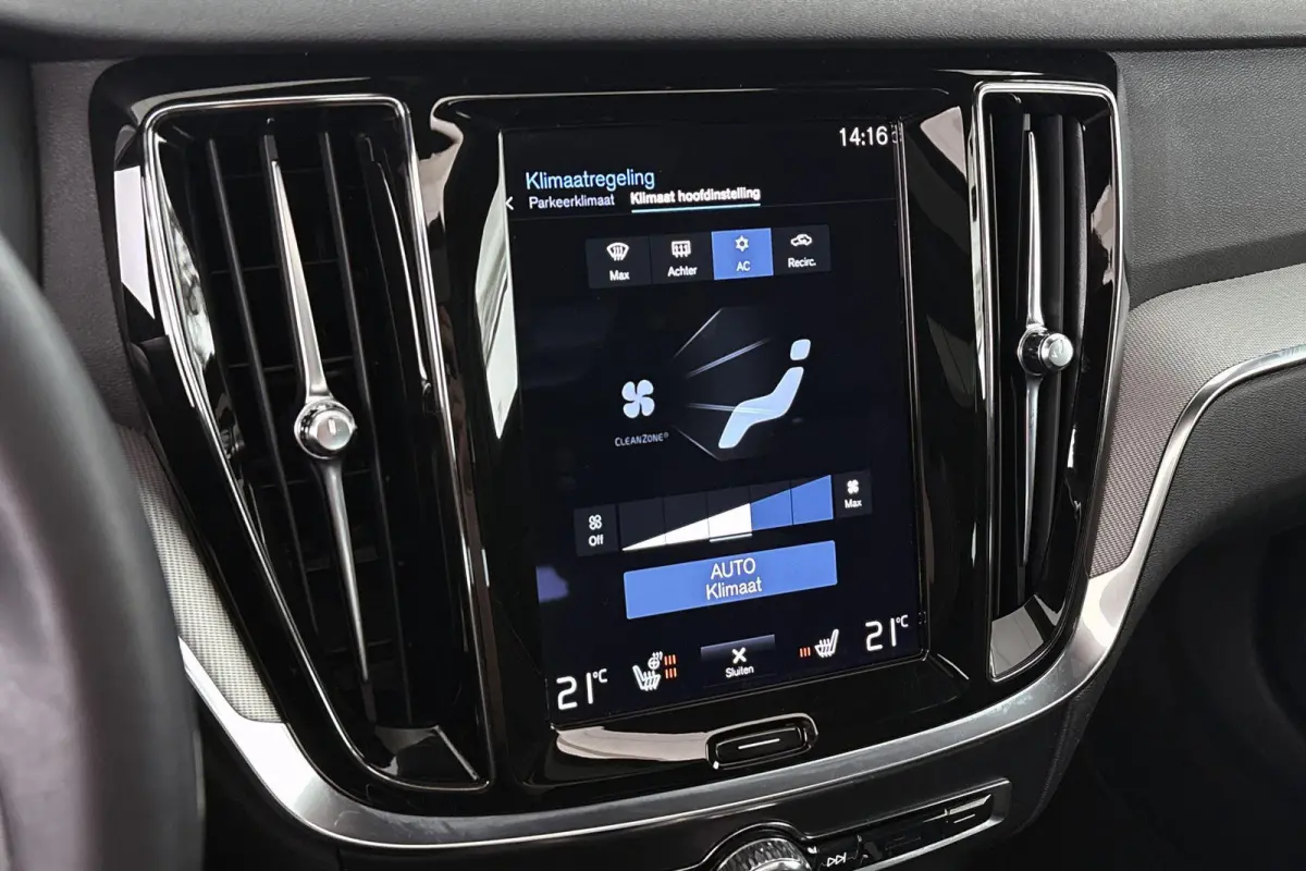 2.0 T6 Recharge AWD R-Design Panoramadak 19" Achteruitrijcamera