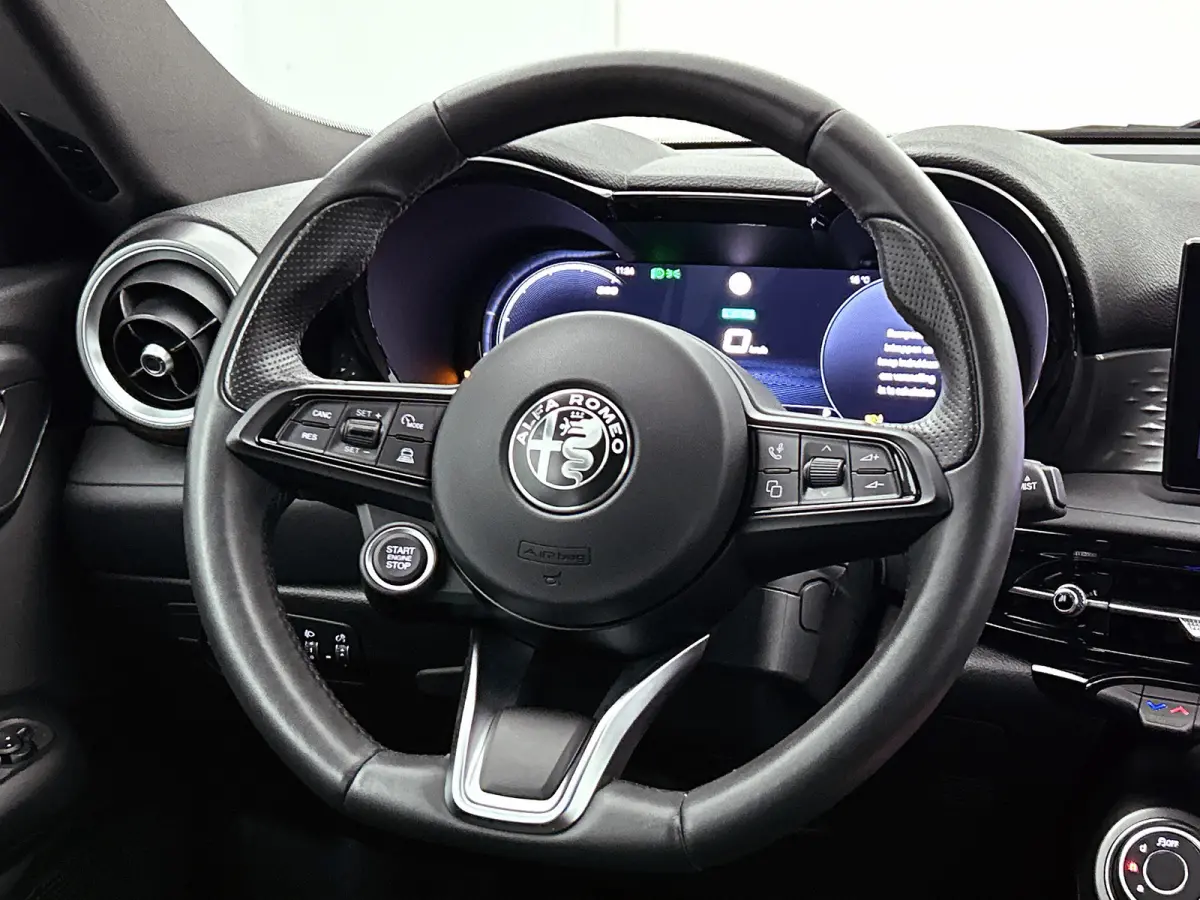 1.5T 131PK Automaat Sprint / Pdc.V+A / Stoel+Stuur verwarming / Navigatie / Lmv / Adaptive Cruise / Carplay / Apk 10-2027