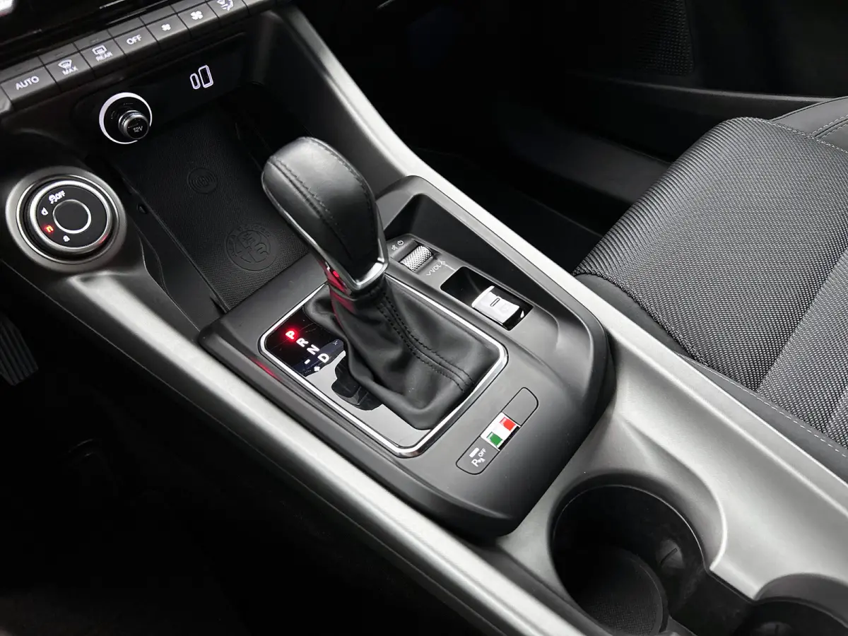 1.5T 131PK Automaat Sprint / Pdc.V+A / Stoel+Stuur verwarming / Navigatie / Lmv / Adaptive Cruise / Carplay / Apk 10-2027