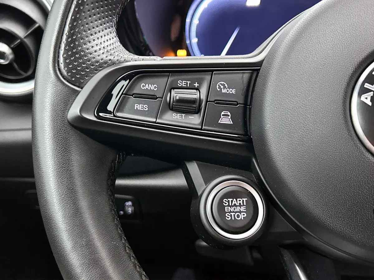 1.5T 131PK Automaat Sprint / Pdc.V+A / Stoel+Stuur verwarming / Navigatie / Lmv / Adaptive Cruise / Carplay / Apk 10-2027