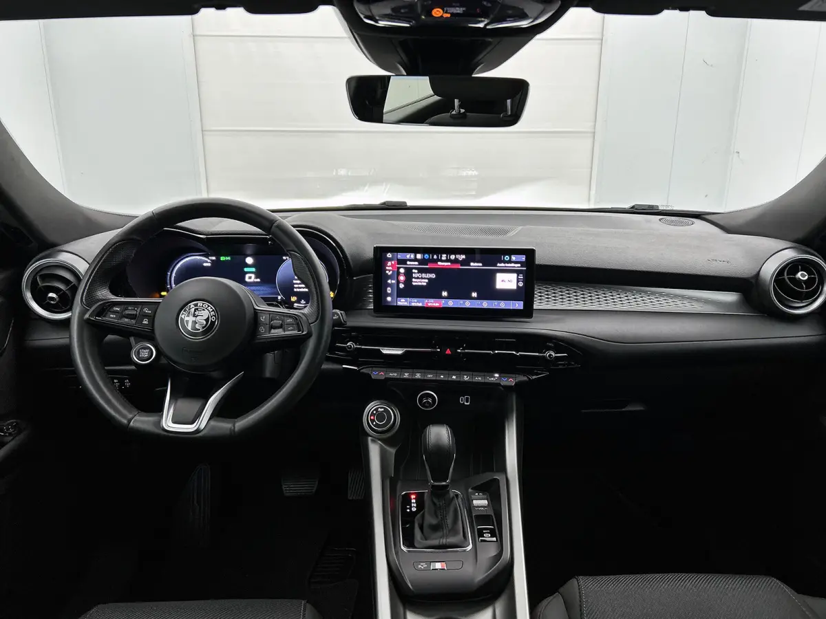 1.5T 131PK Automaat Sprint / Pdc.V+A / Stoel+Stuur verwarming / Navigatie / Lmv / Adaptive Cruise / Carplay / Apk 10-2027
