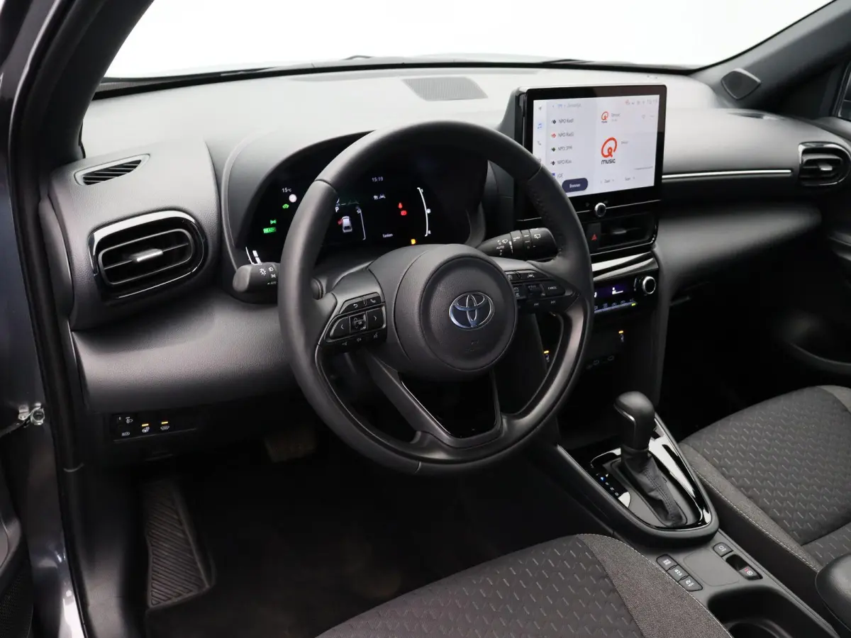 1.5 Hybrid 115 Dynamic | Stoelverwarming | Stuurwielverwarming | Apple Carplay & Android Auto |