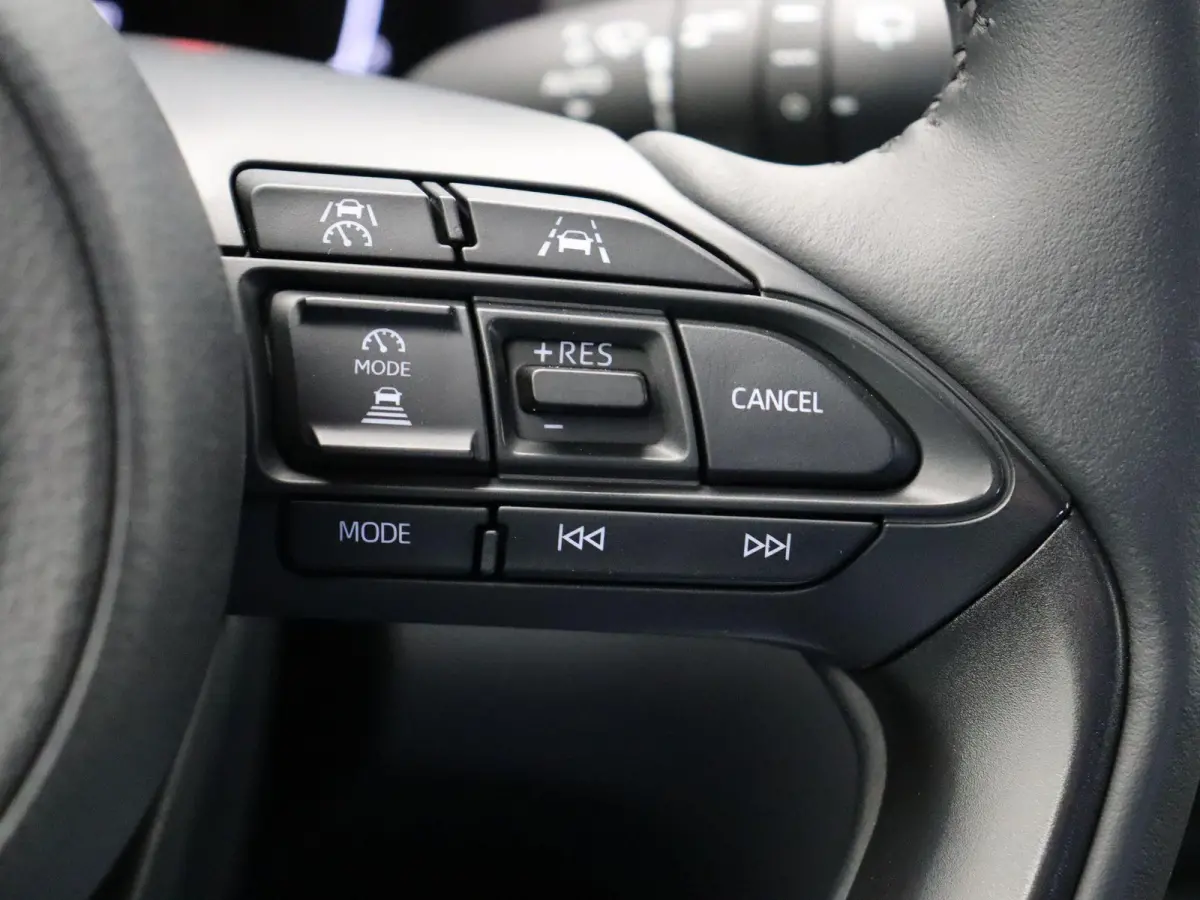 1.5 Hybrid 115 Dynamic | Stoelverwarming | Stuurwielverwarming | Apple Carplay & Android Auto |