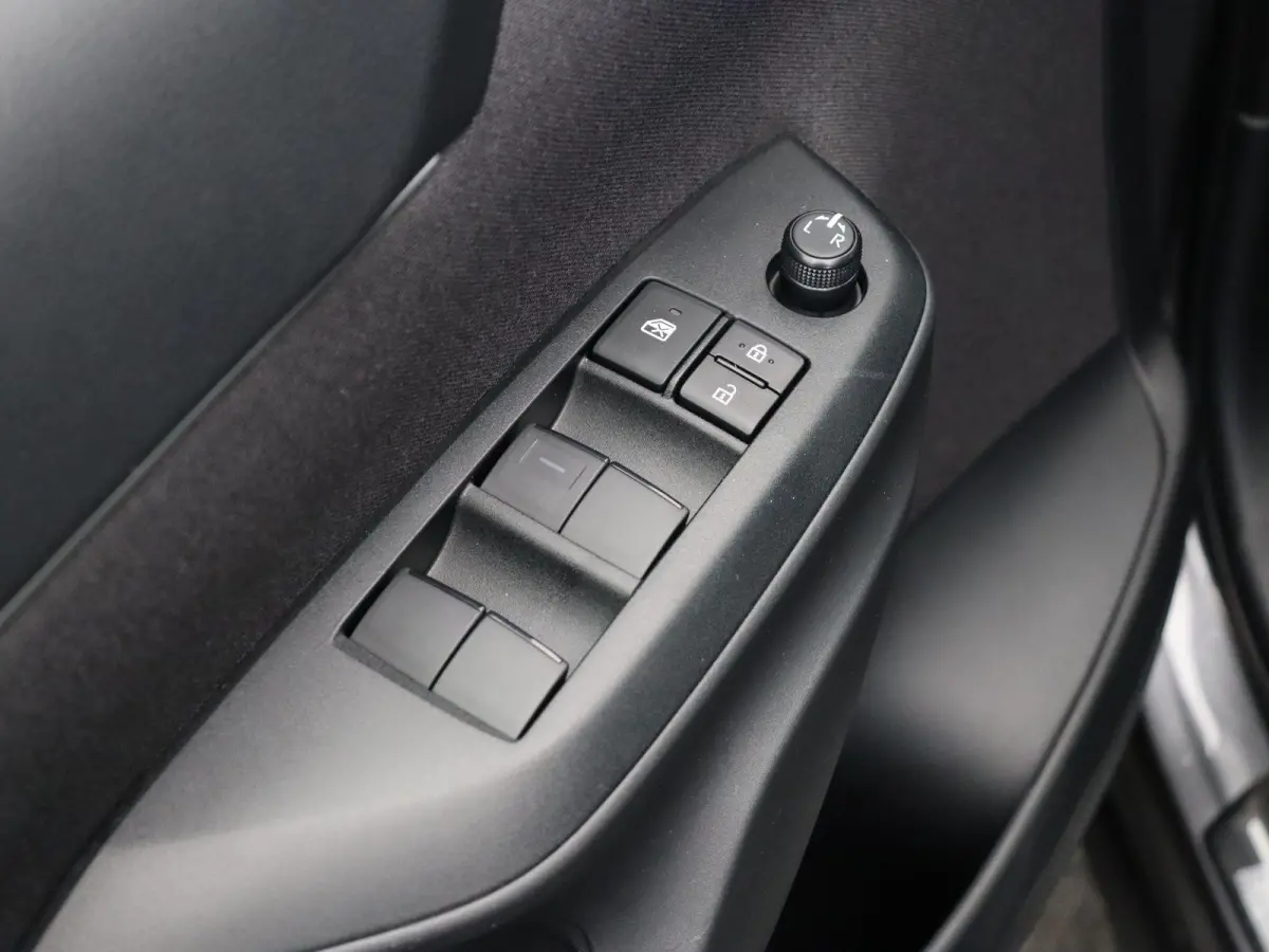 1.5 Hybrid 115 Dynamic | Stoelverwarming | Stuurwielverwarming | Apple Carplay & Android Auto |
