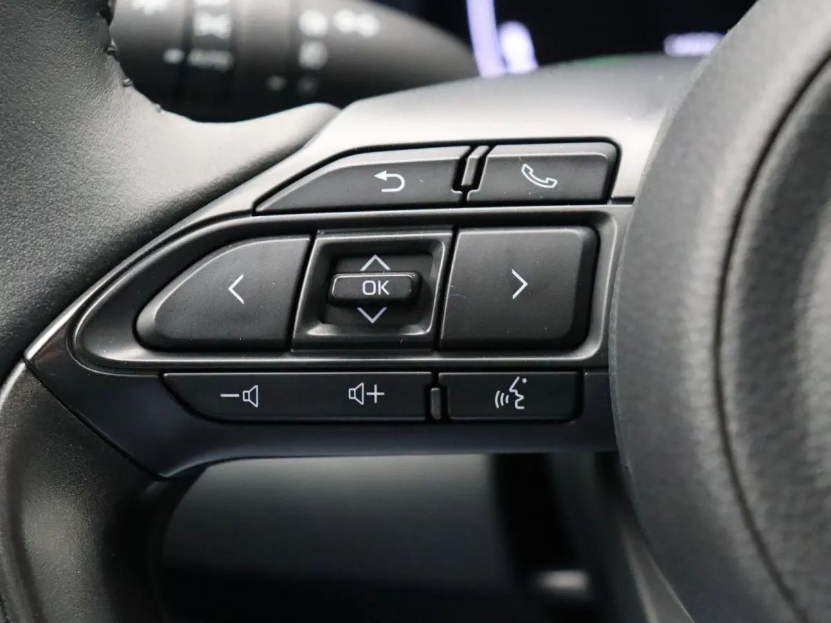 1.5 Hybrid 115 Dynamic | Stoelverwarming | Stuurwielverwarming | Apple Carplay & Android Auto |