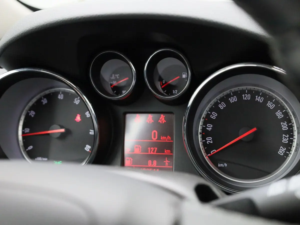 1.4 T Innovation | Automaat | Camera | Panoramadak | Cruise Control | Navigatie |