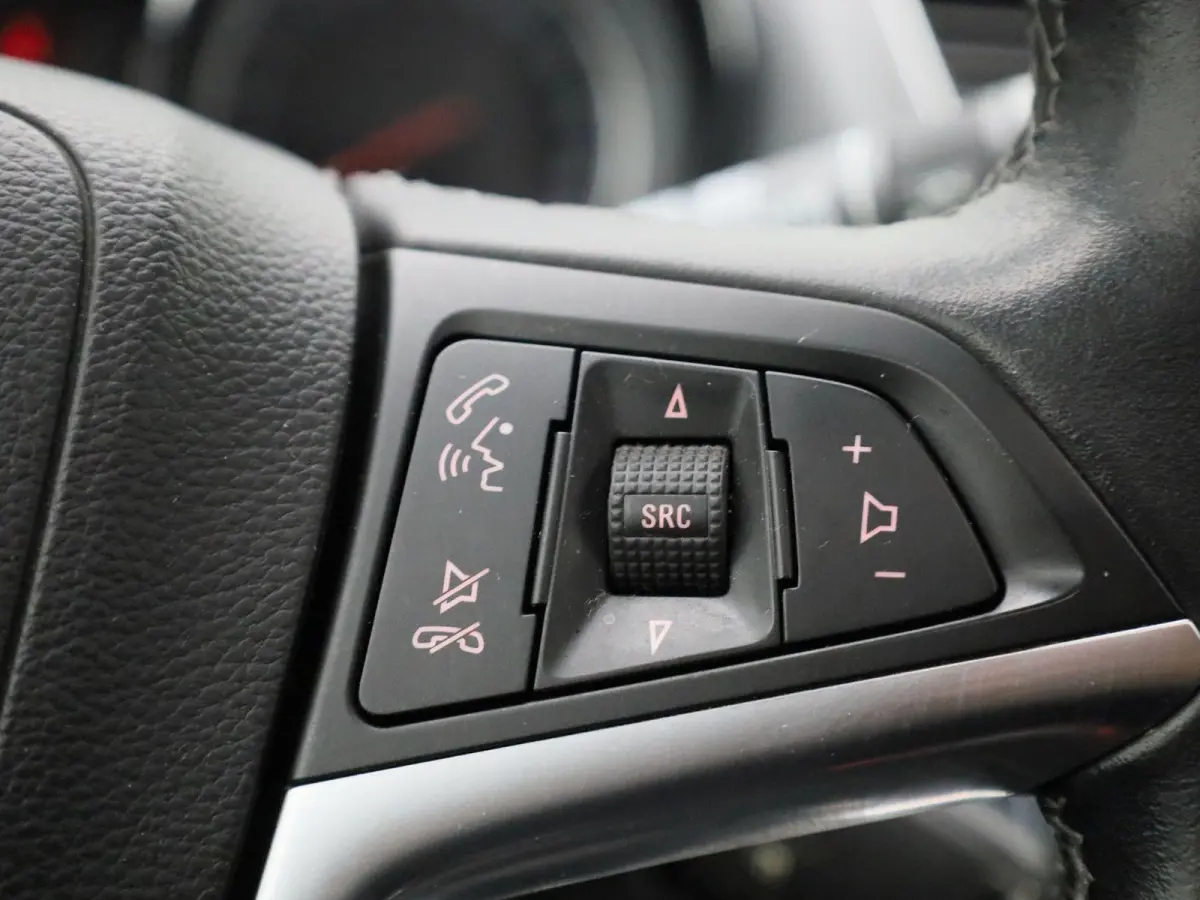 1.4 T Innovation | Automaat | Camera | Panoramadak | Cruise Control | Navigatie |