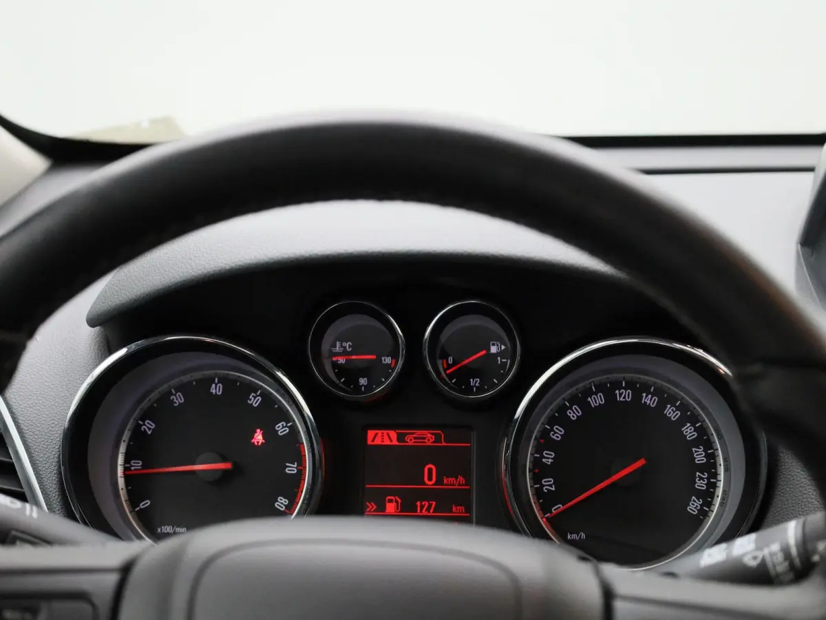1.4 T Innovation | Automaat | Camera | Panoramadak | Cruise Control | Navigatie |