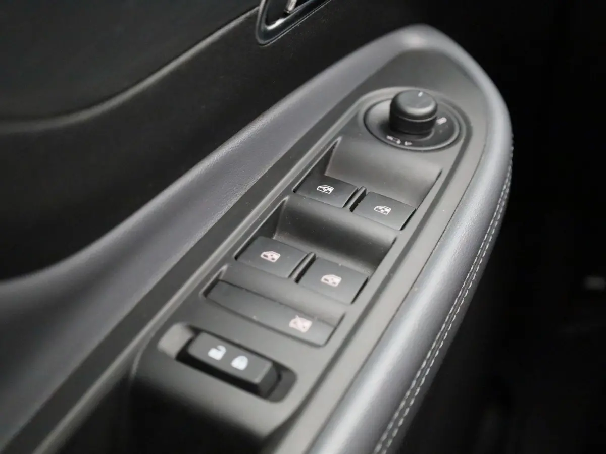 1.4 T Innovation | Automaat | Camera | Panoramadak | Cruise Control | Navigatie |