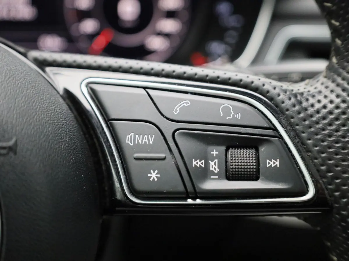 2.0 TFSI ultra Launch Edition | Automaat | Panoramdak | Stoelverwarming | Navigatie | Climate Control |