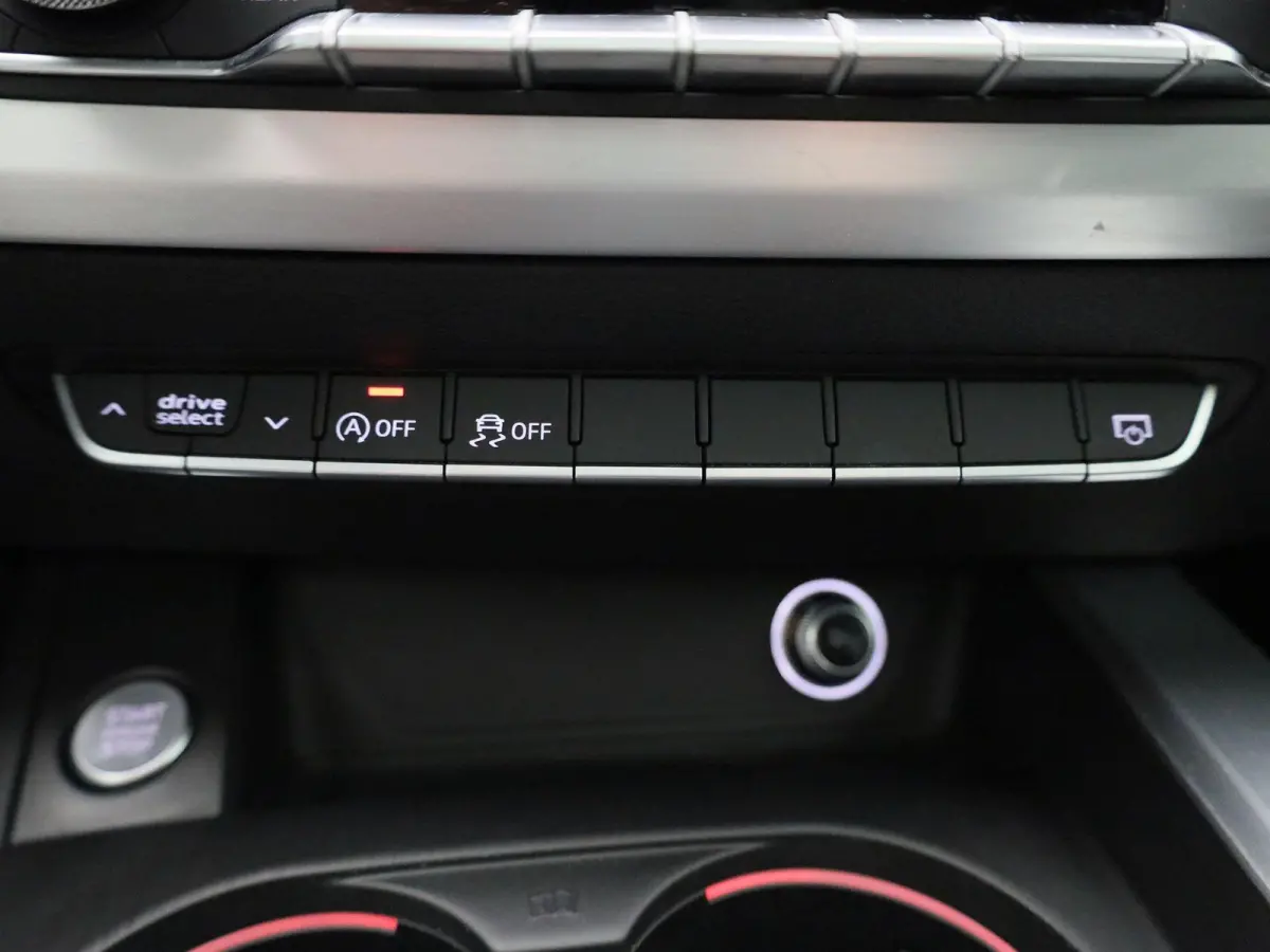 2.0 TFSI ultra Launch Edition | Automaat | Panoramdak | Stoelverwarming | Navigatie | Climate Control |