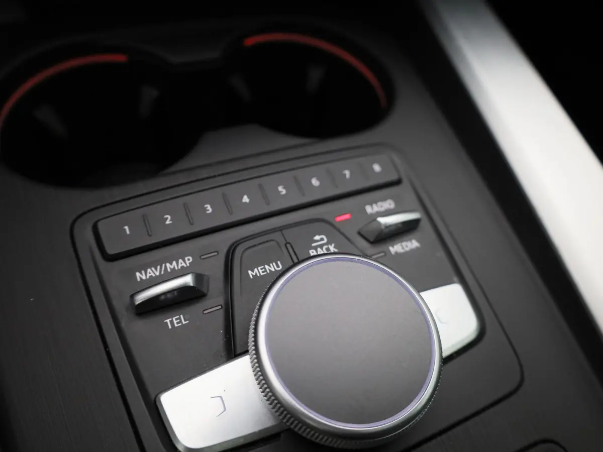 2.0 TFSI ultra Launch Edition | Automaat | Panoramdak | Stoelverwarming | Navigatie | Climate Control |