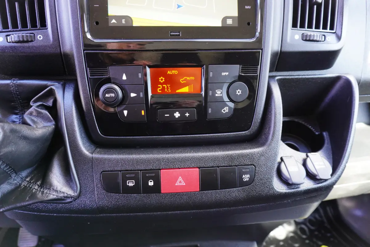 120pk L2H2 Navigatie Camera Cruise control Apple Carplay Climate control