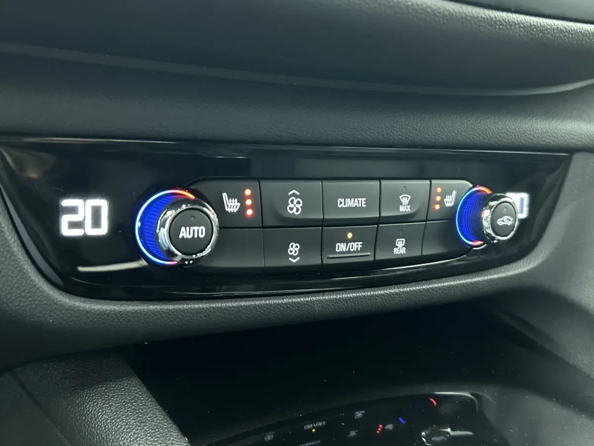 1.5 CDTI 123PK Business Elegance / Leder / Trekhaak / Camera / Stoel-Stuurverwarming / Xenon / Airco-ecc. / Apk 01-2027