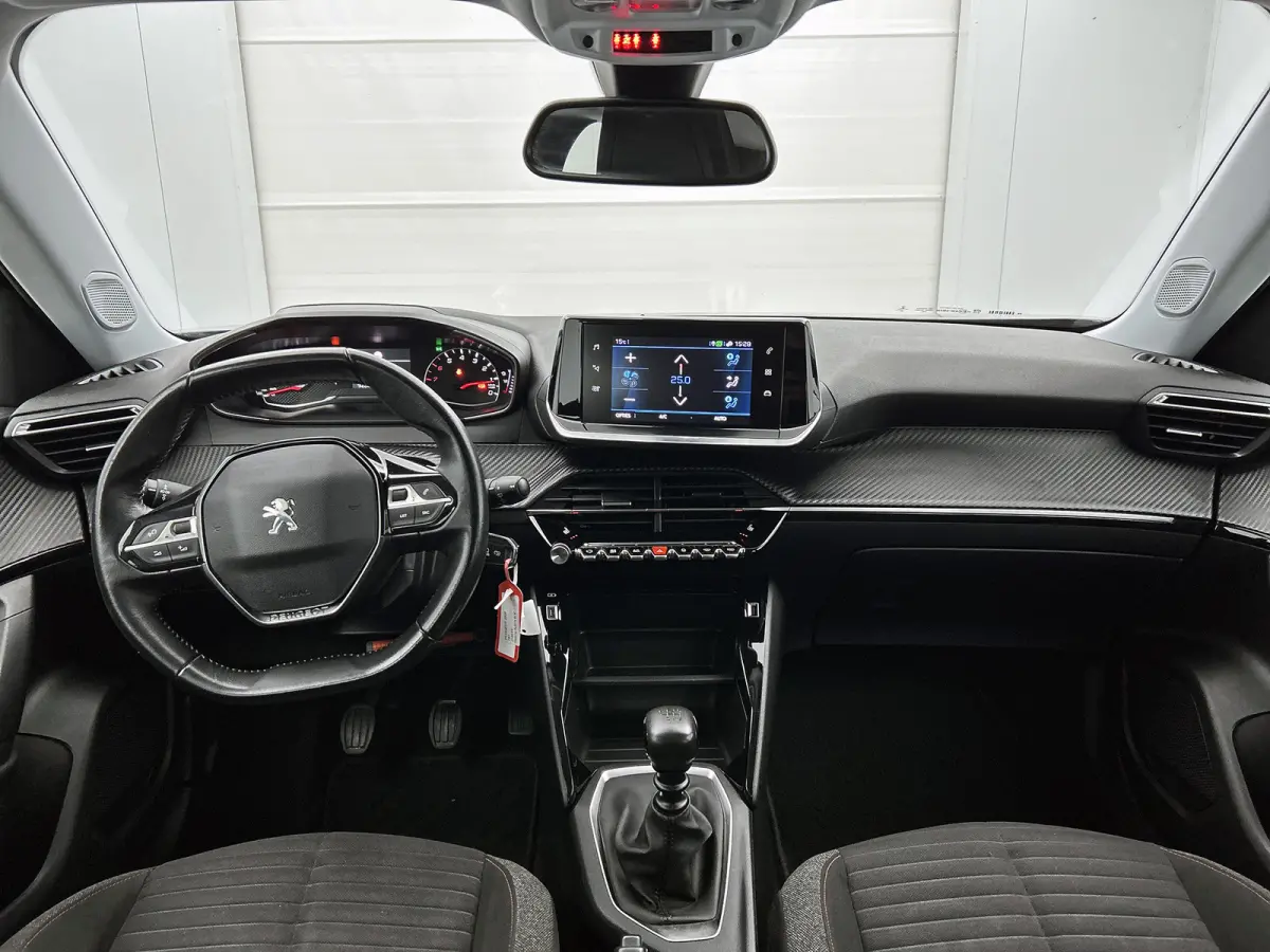 1.5 HDi Blue Active / Trekhaak / Airco-ecc./ Pdc+Camera / Navigatie / Radio multimedia / Apk 12-2026