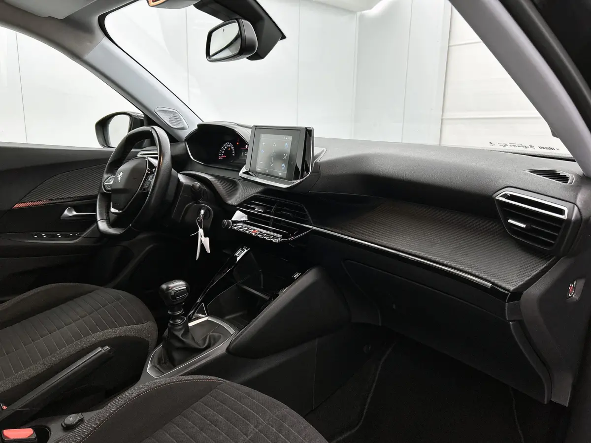 1.5 HDi Blue Active / Trekhaak / Airco-ecc./ Pdc+Camera / Navigatie / Radio multimedia / Apk 12-2026