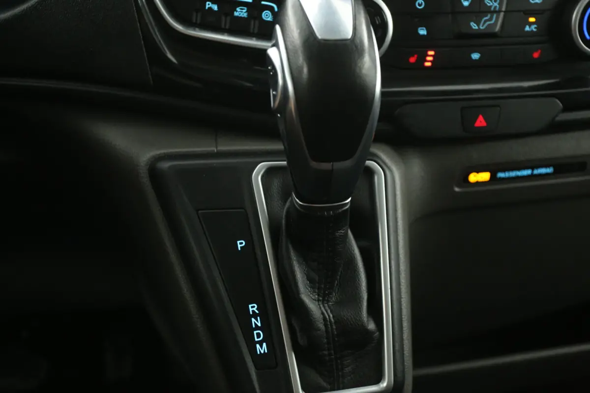 2.0 TDCI L2H2 185PK Limited | Automaat | Airco | Cruise | Carplay | 3 Zits | Trekhaak | Navi | Bi-Xenon | Parkeersens.
