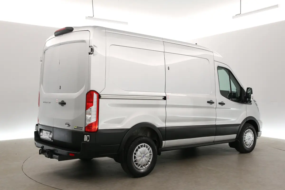 2.0 TDCI L2H2 185PK Limited | Automaat | Airco | Cruise | Carplay | 3 Zits | Trekhaak | Navi | Bi-Xenon | Parkeersens.