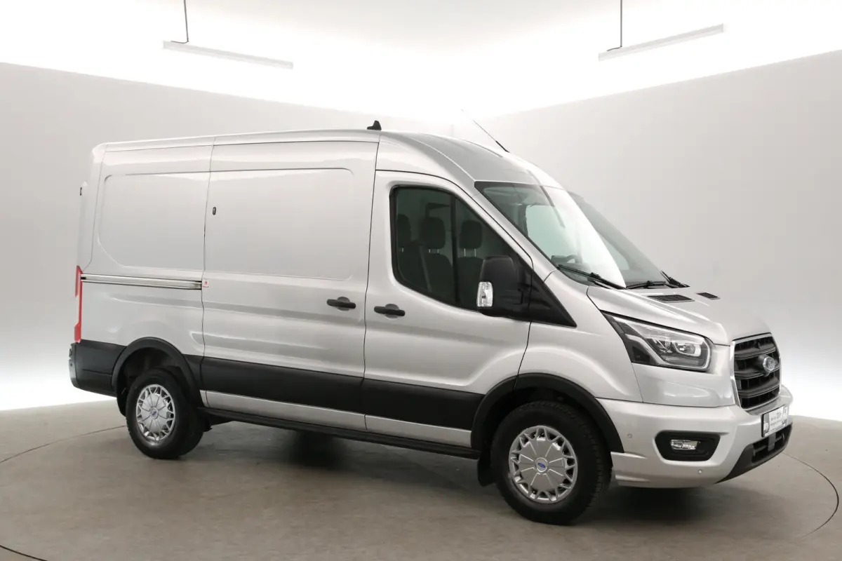 2.0 TDCI L2H2 185PK Limited | Automaat | Airco | Cruise | Carplay | 3 Zits | Trekhaak | Navi | Bi-Xenon | Parkeersens.