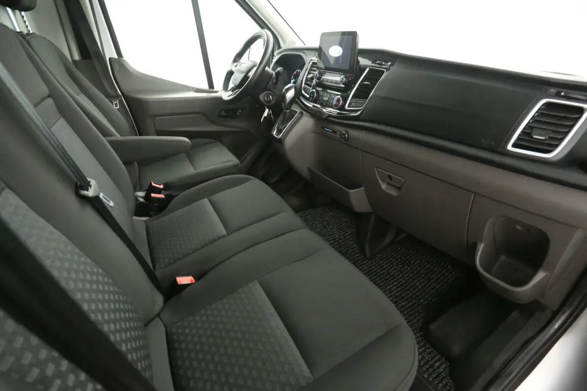 2.0 TDCI L2H2 185PK Limited | Automaat | Airco | Cruise | Carplay | 3 Zits | Trekhaak | Navi | Bi-Xenon | Parkeersens.