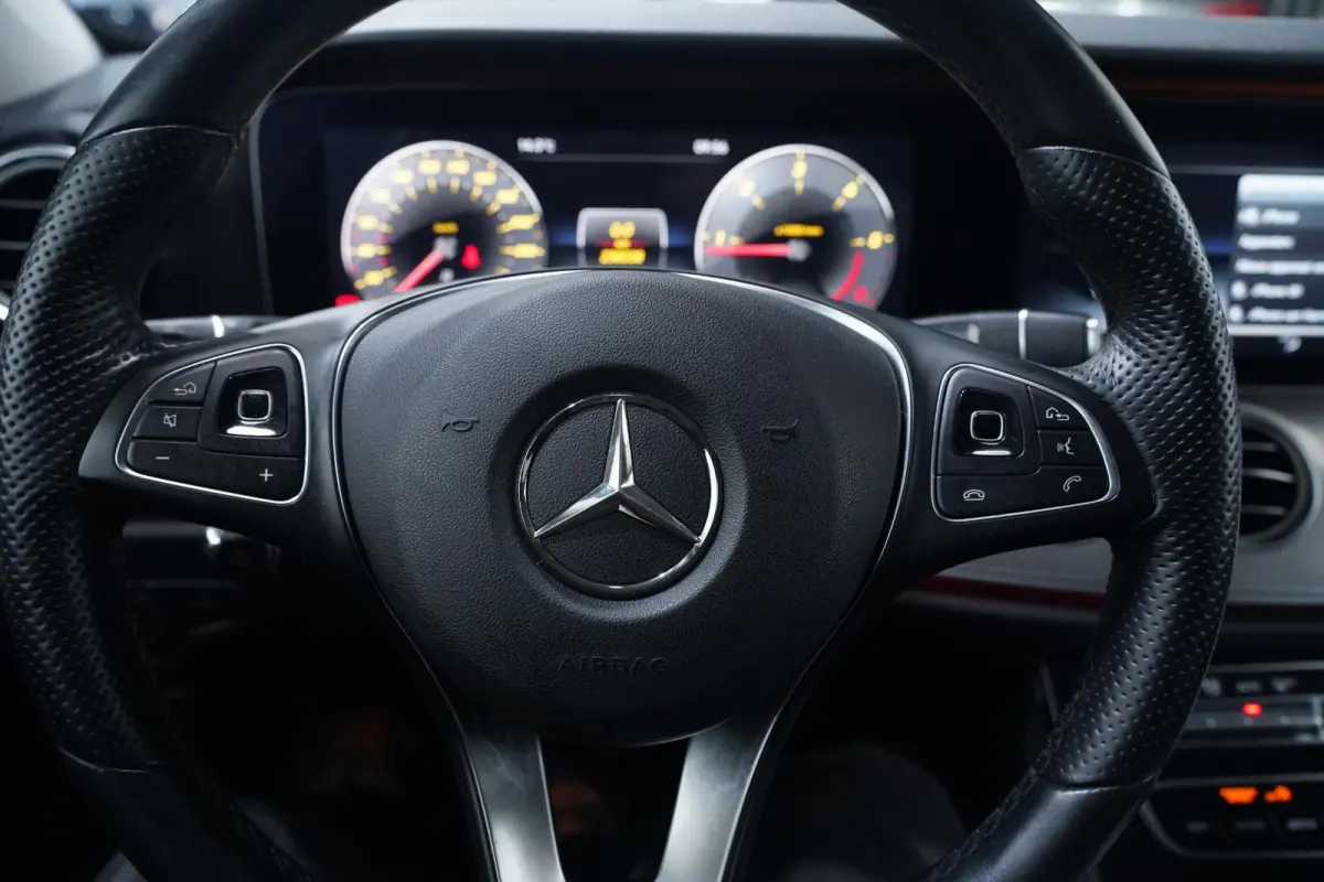 350 d 4Matic Avantgarde Head up Burmester Sportstoelen Leder Stoelverwarming/ventilatie Camera Distronic