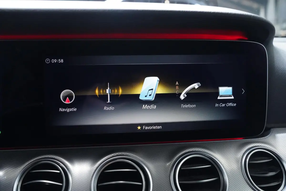350 d 4Matic Avantgarde Head up Burmester Sportstoelen Leder Stoelverwarming/ventilatie Camera Distronic