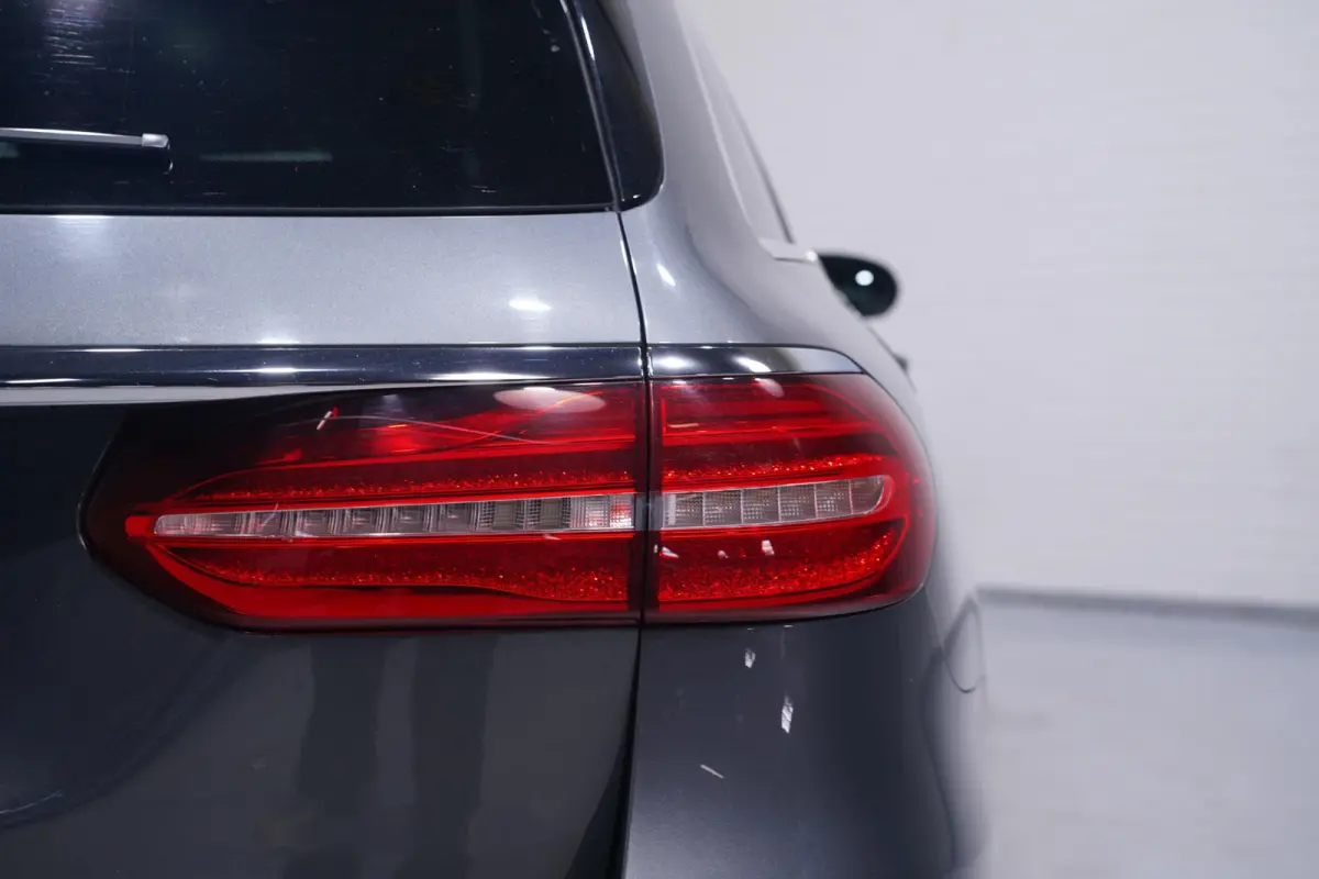 350 d 4Matic Avantgarde Head up Burmester Sportstoelen Leder Stoelverwarming/ventilatie Camera Distronic