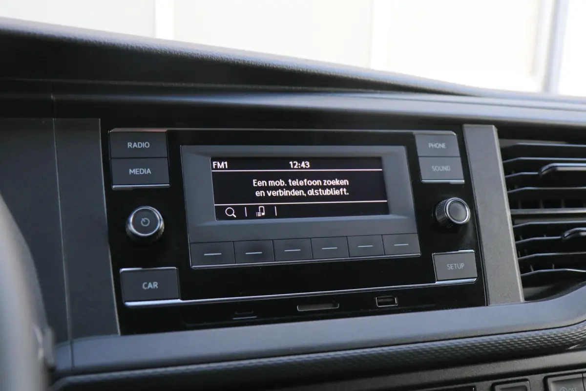 2.0 TDI 110pk L1H1 | Airco | Bluetooth Telefoonvoorbereiding | 9 Zitplaatsen Op Kenteken | Ideaal Voor Camperombouw